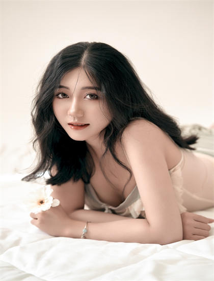 《离婚后我觉醒皇帝聊天群》史诗级的：专业人士推荐与评分后现代解读